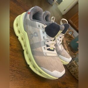 ON WOMEN CLOUDGO Frost/Hay Running Shoes Cloud Go size W6